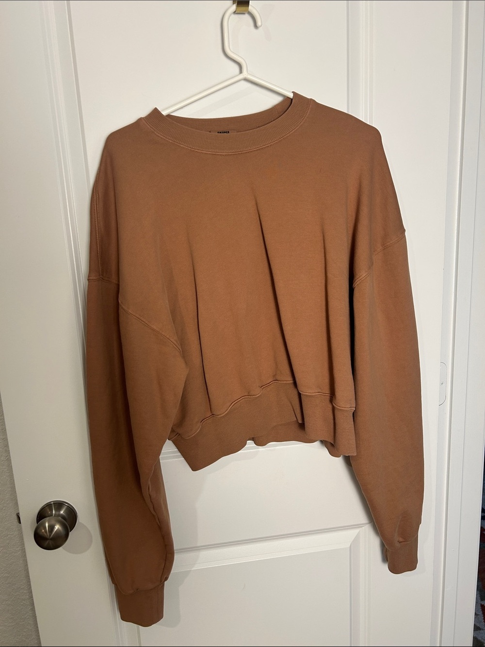 SKIMS Cropped Boxy Crewneck Sweatshirt in Brown